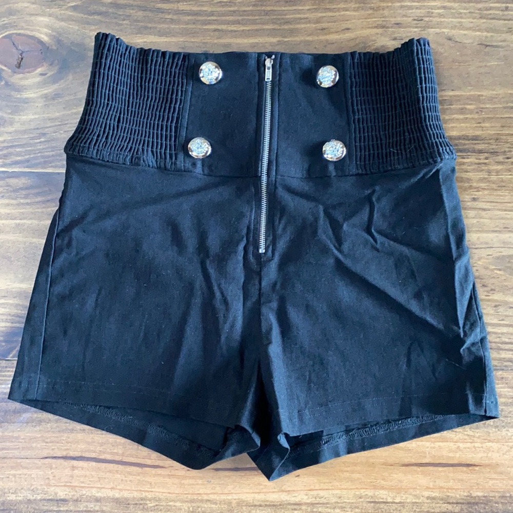High waisted super stretchy shorts